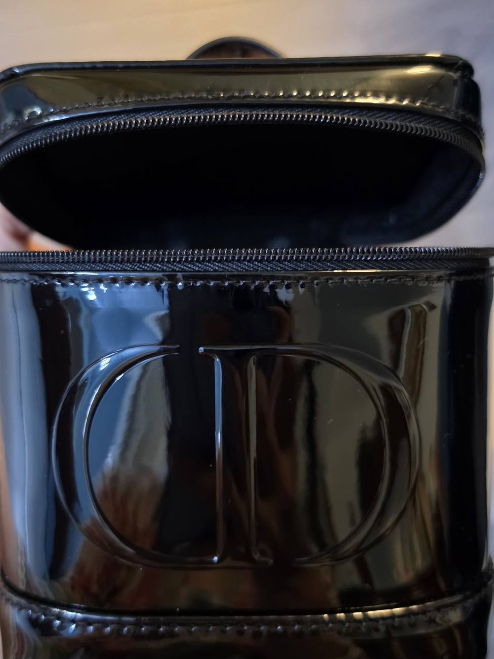 Dior Black Patent Leather Cosmetic Case with Embossed CD - Picture 11 of 11